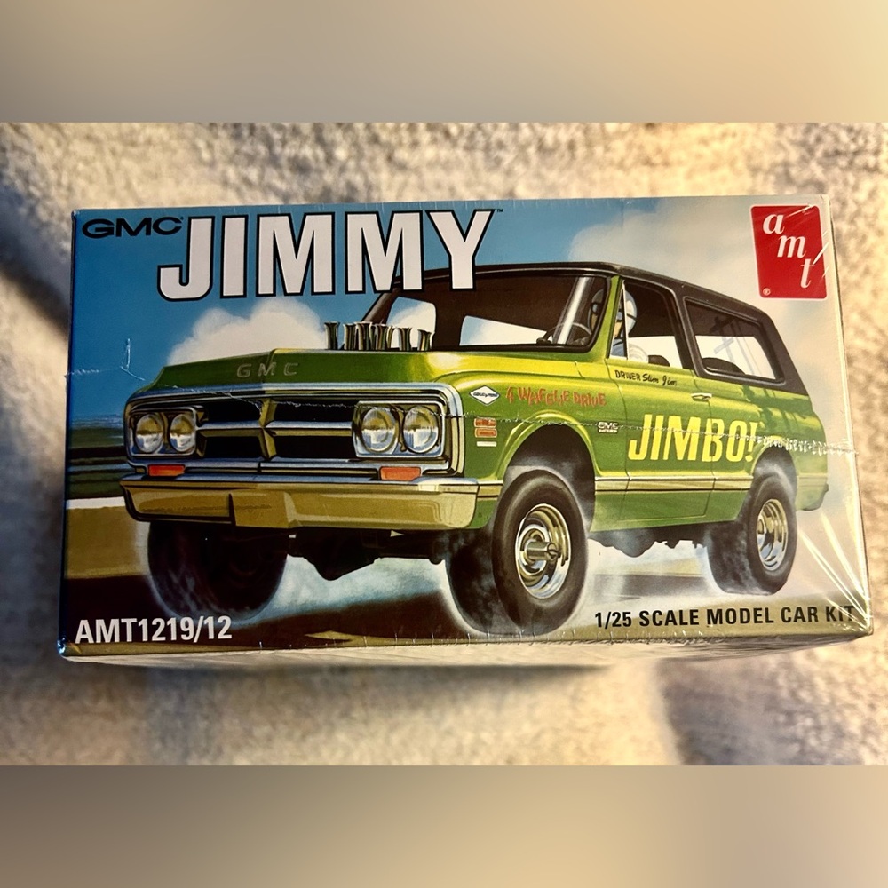 1972 GMC Jimmy model kit. amt. retro deluxe. New unopened in box.